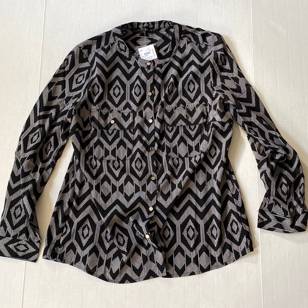 NWT geometric print top